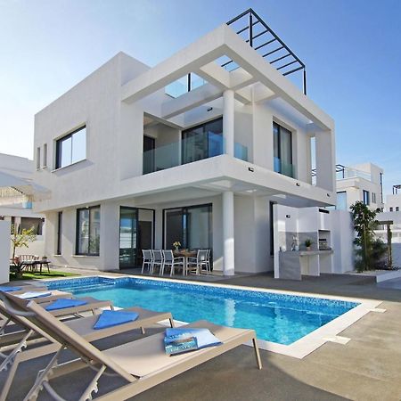 Villa Queen Eleanor Протарас Екстериор снимка
