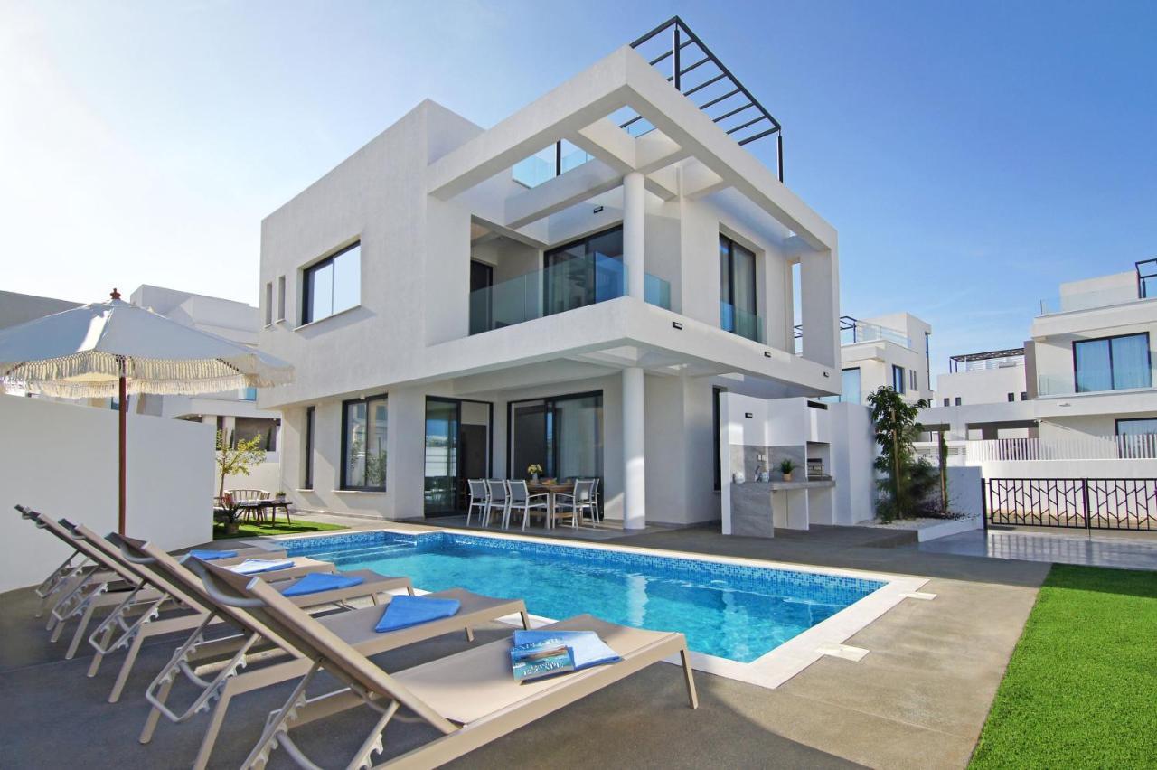 Villa Queen Eleanor Протарас Екстериор снимка